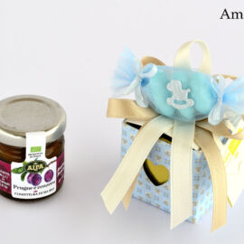 SCATOLA CON CORDINO CON MARMELLATA DA 40GR CM 5X5XH.10 AMALIA SCATOLA CON CORDINO CON MARMELLATA DA 40GR CM 5X5XH.10 AMALIA