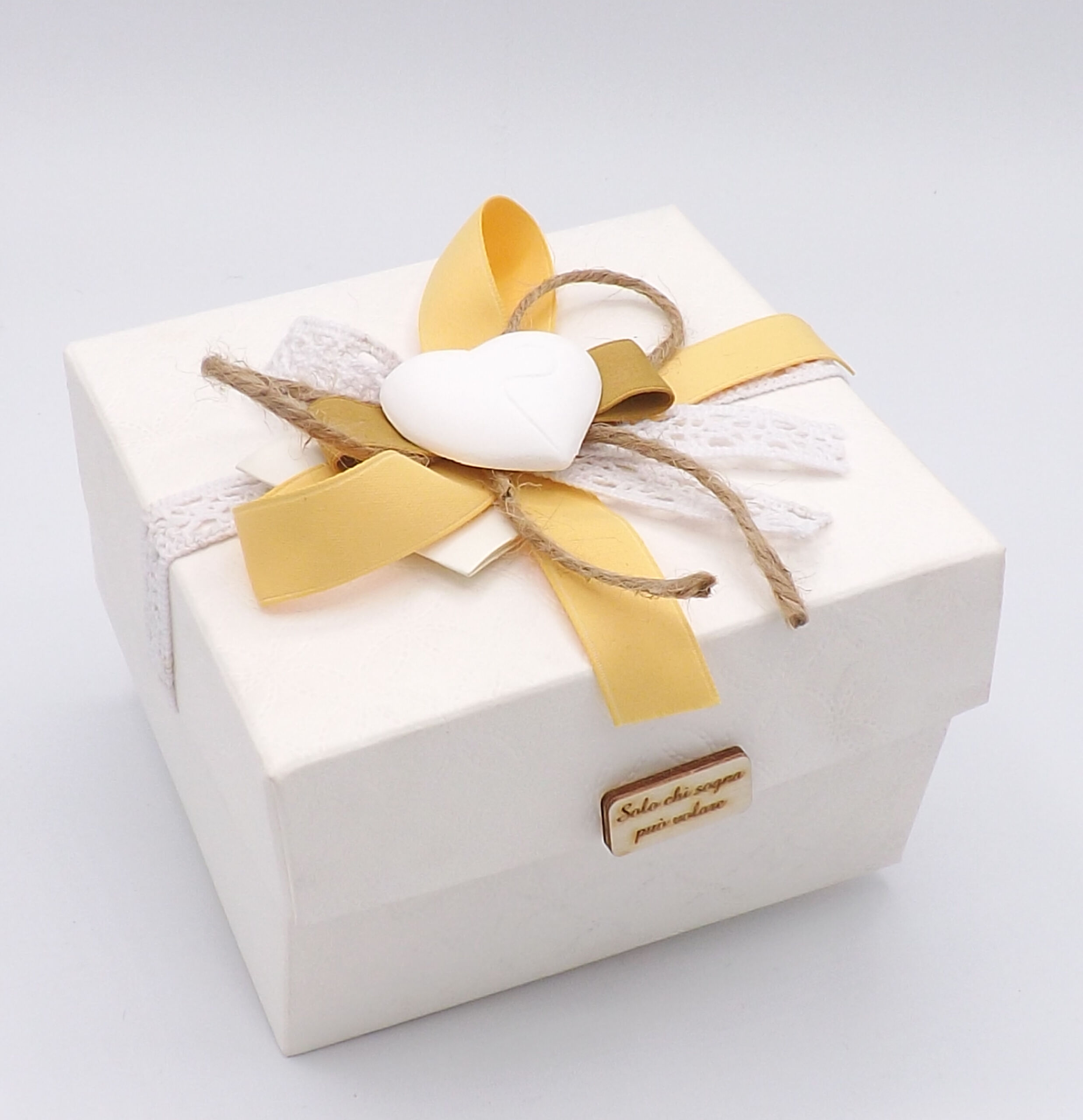 SCATOLA C/COPPETTA CUORE+CUCCHIAIO E MIELE DA 40GR DIANA (12X12H6) SCATOLA C/COPPETTA CUORE+CUCCHIAIO E MIELE DA 40GR DIANA (12X12H6)